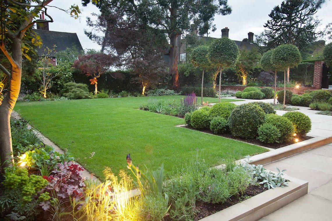 Een tuin ontwerpen met planten en gras